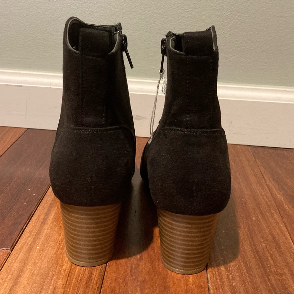 NWOT American Eagle Black Ankle Boots Booties Faux Suede 2.5 inch Heel Size 8.5 - Picture 5 of 13
